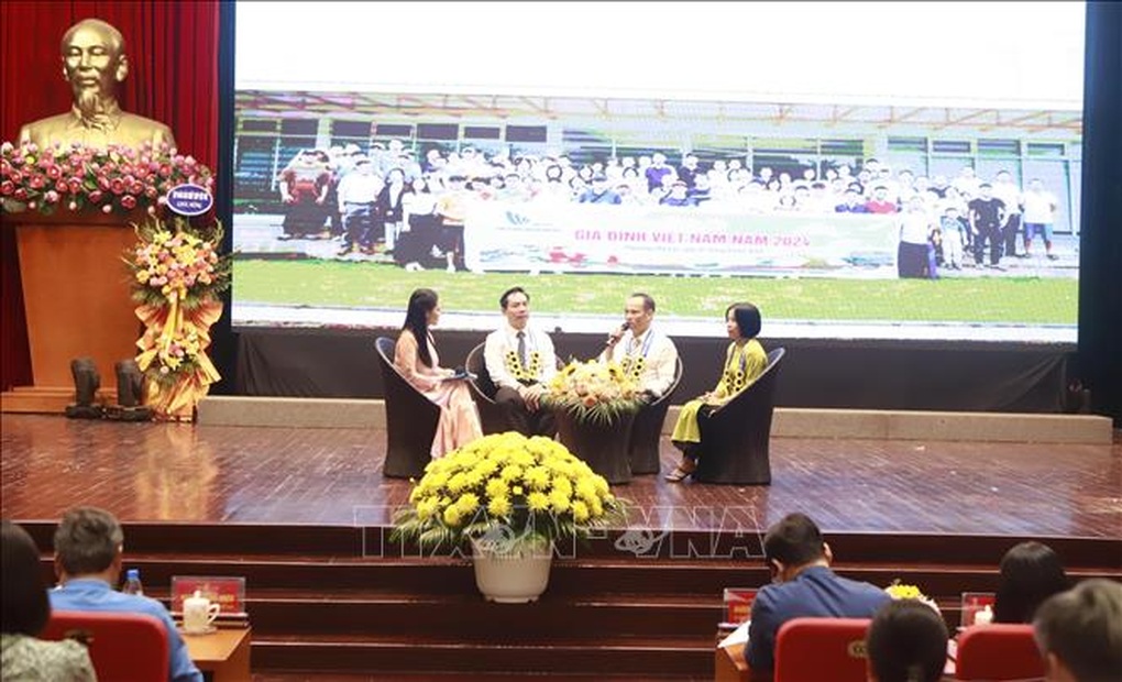 Vĩnh Phúc biểu dương 95 đảng viên công nhân làm theo lời Bác - 2 Vĩnh Phúc biểu dương 95 đảng viên công nhân làm theo lời Bác - 2
