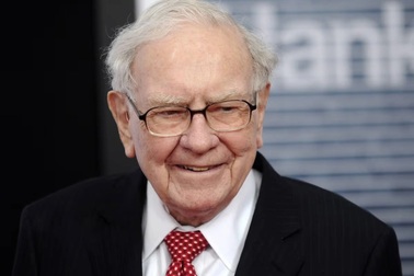 8 bài học tiền bạc từ Warren Buffett cho người bước vào tuổi trung niên