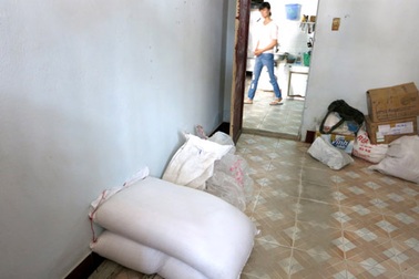 Chuỗi quán cơm 2.000 đồng hết gạo trong mùa mưa bão