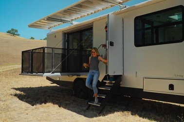 Căn nhà di động giá 175.000 USD có khả năng tự sản xuất điện nước