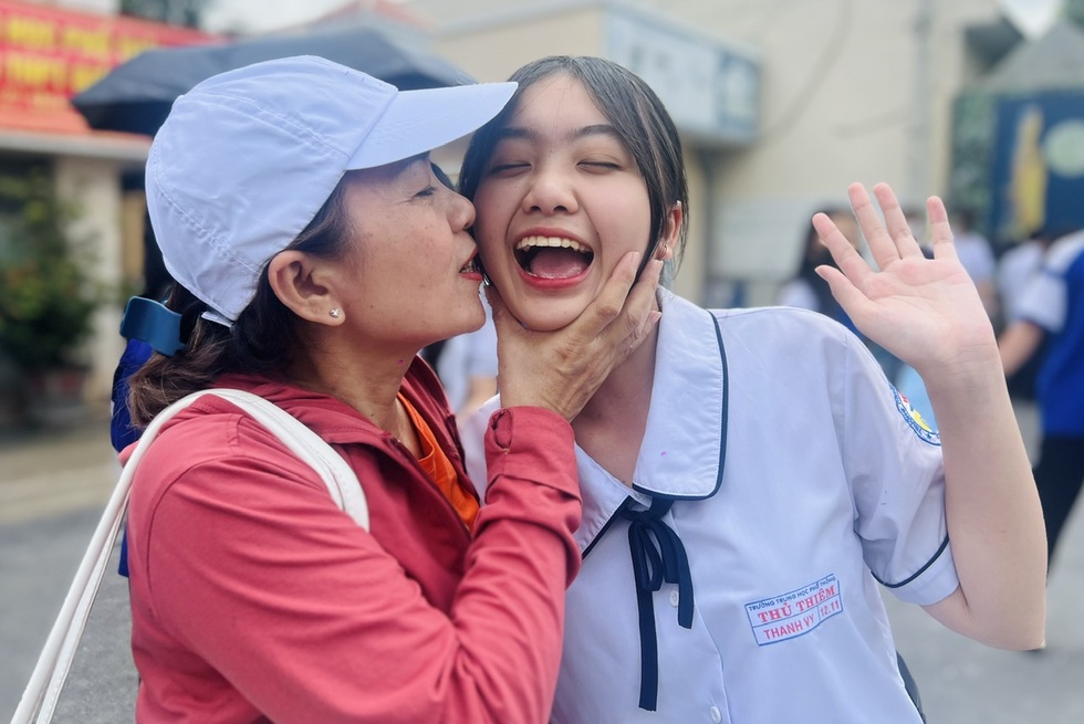 Thi tốt nghiệp THPT với mục tiêu “kép”, nhìn thẳng câu hỏi: Giữ hay bỏ? - 4 Thi tốt nghiệp THPT với mục tiêu “kép”, nhìn thẳng câu hỏi: Giữ hay bỏ? - 4