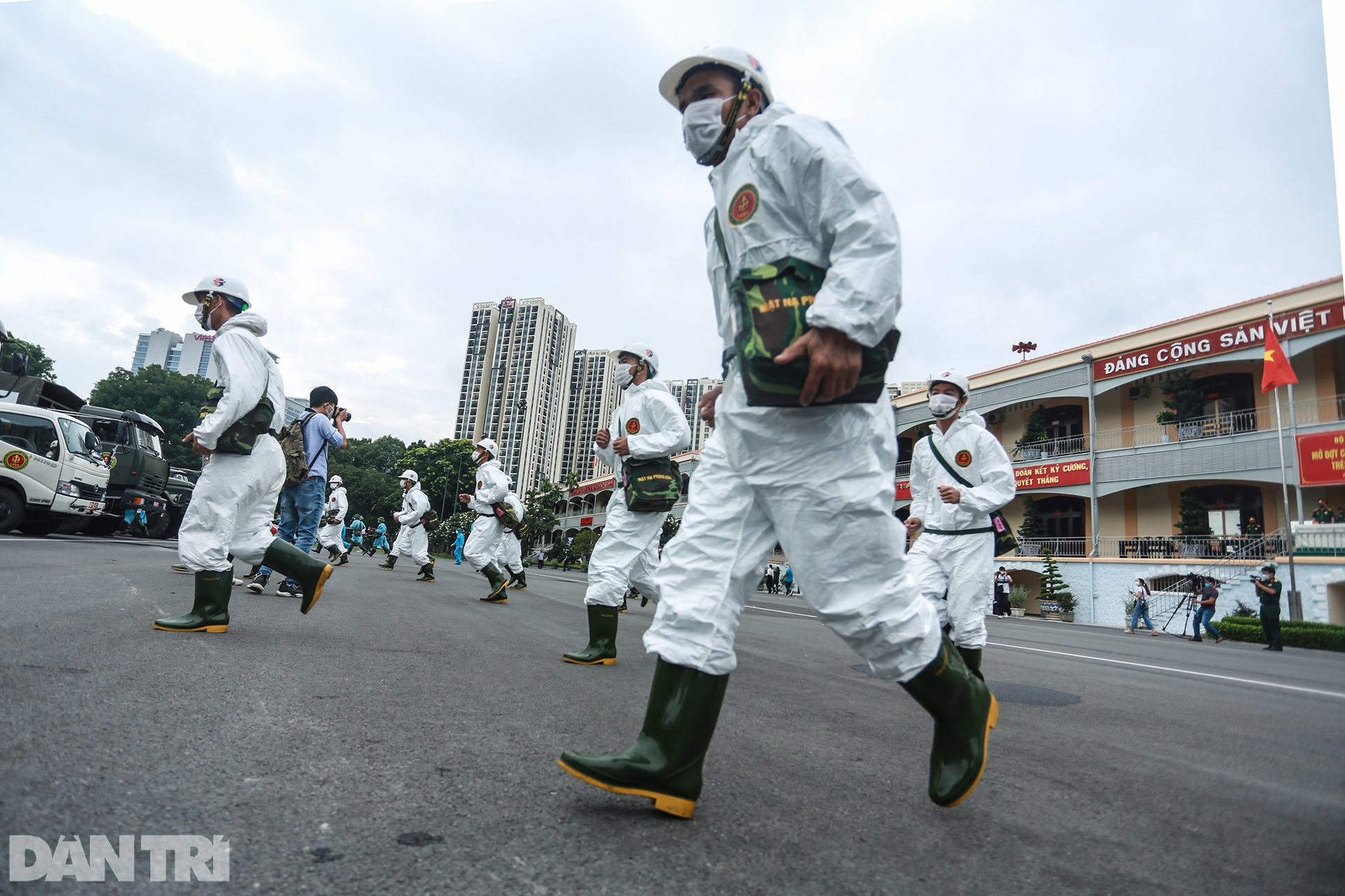 Xe đặc chủng phun khử khuẩn diện rộng toàn TPHCM - 7 Xe đặc chủng phun khử khuẩn diện rộng toàn TPHCM - 7