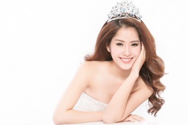 Hoa khôi Nam Em đội vương miện xinh đẹp như “nữ thần”