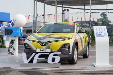 VinFast VF 6 hút khách nhờ chính sách miễn phí sạc, dịch vụ hậu mãi