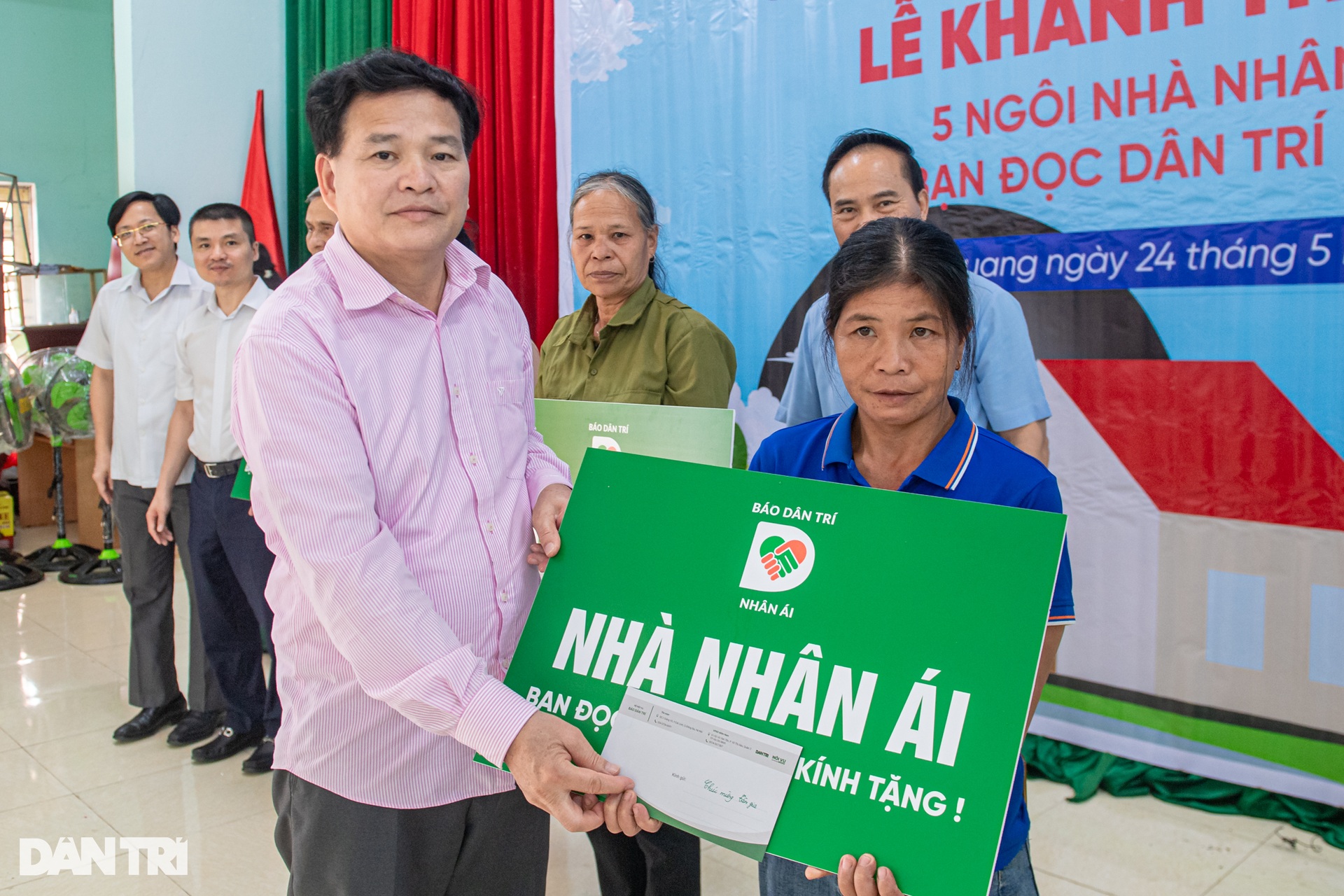 Báo Dân trí khánh thành 5 ngôi nhà Nhân ái tại Tuyên Quang - 14