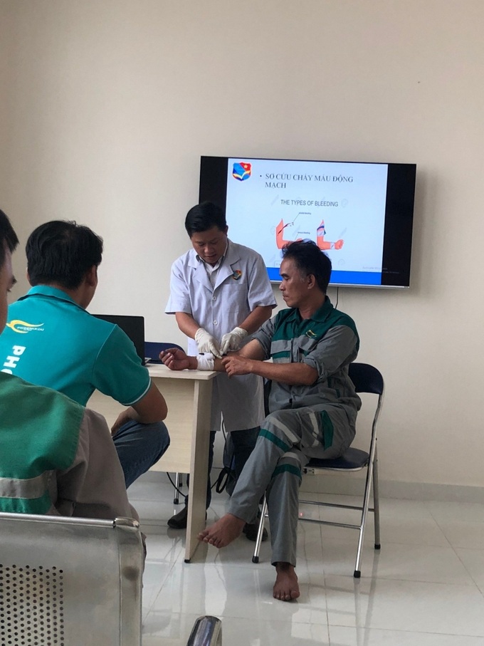 Huấn luyện sơ cứu chảy máu động mạch tại Công ty TNHH Gas Phoenix (VN) KCN Gò Dầu, tỉnh Đồng Nai
