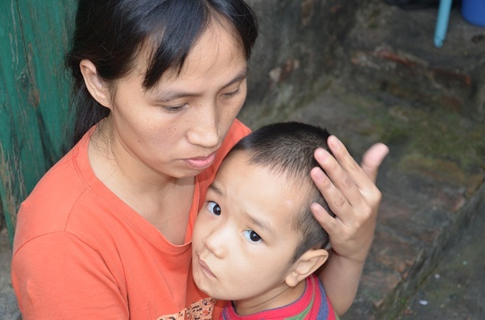 Cậu bé có tuổi thơ gắn liền với bệnh viện được bạn đọc giành lại mạng sống - 5 Cậu bé có tuổi thơ gắn liền với bệnh viện được bạn đọc giành lại mạng sống - 5