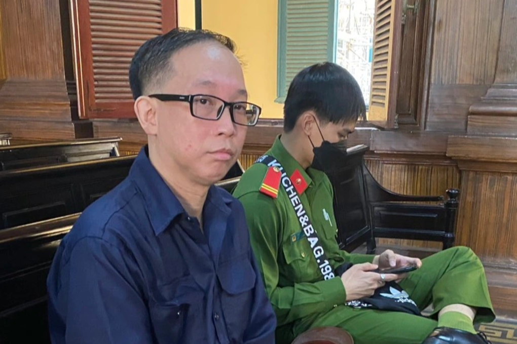 Người đàn ông mạo danh công an lừa người giàu - 1 Người đàn ông mạo danh công an lừa người giàu - 1