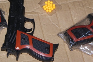 Hỏng mắt do súng đồ chơi