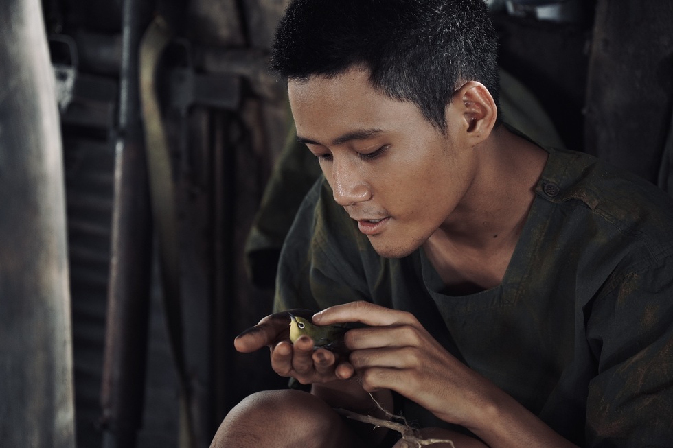 Út Tú của phim Mưa đỏ: "Ba mẹ bật khóc khi nghe tôi gọi má ơi trong phim"