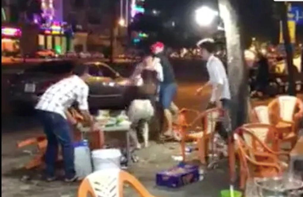 Cô gái bỏ hết để sống thử và bí mật hãi hùng về soái ca biến thái - 3 Cô gái bỏ hết để sống thử và bí mật hãi hùng về soái ca biến thái - 3
