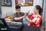 Cậu bé tự kỷ “cảm hóa” cả gia đình bằng cách thể hiện tình cảm đặc biệt
