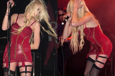 Sao teen Taylor Momsen mặc sexy biểu diễn bốc lửa