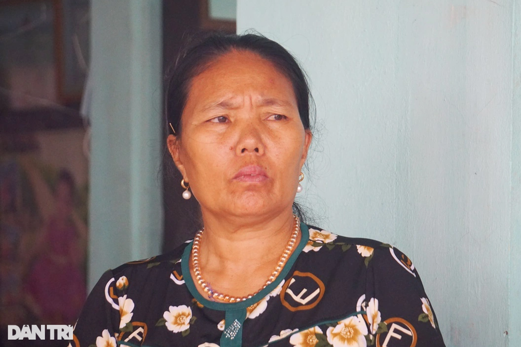 Bố bị điện giật tử vong, thương đàn con thơ ôm mẹ gào khóc thảm thiết - 4 Bố bị điện giật tử vong, thương đàn con thơ ôm mẹ gào khóc thảm thiết - 4
