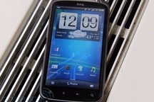 HTC trình diễn “siêu phẩm” smartphone lõi kép mới