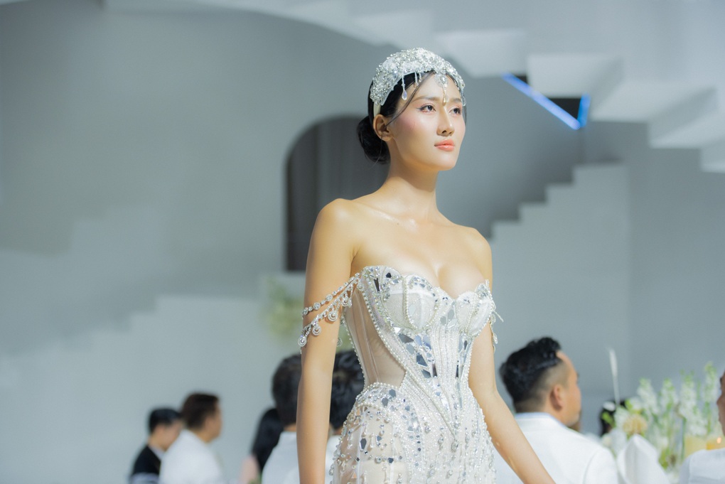 Hot girl Hà My và bạn trai nổi tiếng hôn nhau trên sàn diễn - 6 Hot girl Hà My và bạn trai nổi tiếng hôn nhau trên sàn diễn - 6