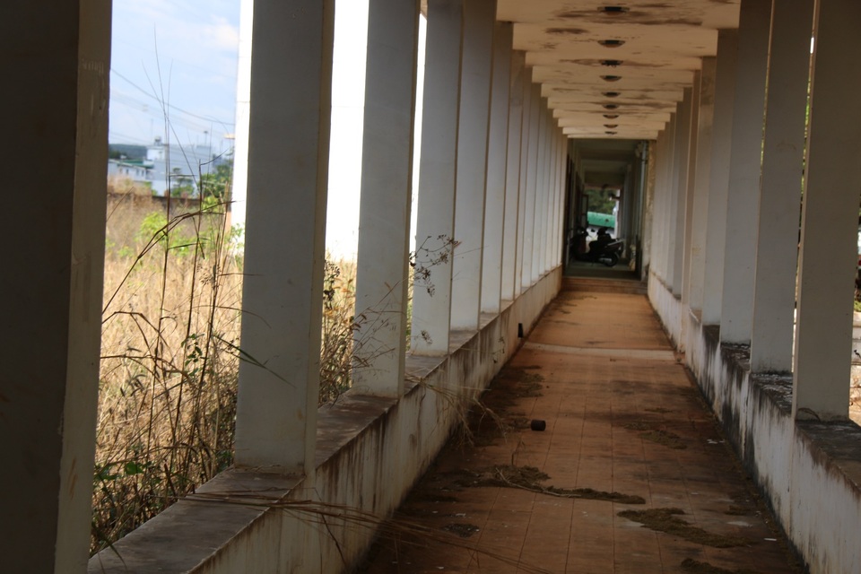 Không người học, trung tâm dạy nghề 25 tỷ đồng bỏ hoang, máy móc phủ bạt - 17 Không người học, trung tâm dạy nghề 25 tỷ đồng bỏ hoang, máy móc phủ bạt - 17