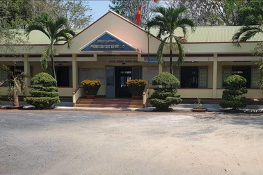 Phát hiện một cán bộ phòng giáo dục huyện tham gia đánh bạc