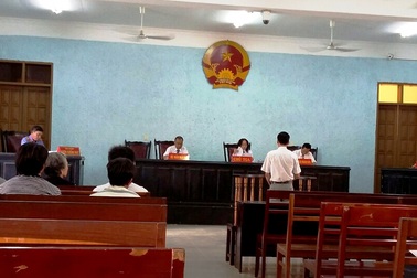 Vụ án kiểm lâm bắn chết người vận chuyển gỗ lậu: Miễn hình phạt cho kiểm lâm