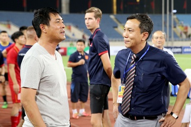 HLV Hữu Thắng loại 3 cầu thủ trước ngày đi Hàn Quốc