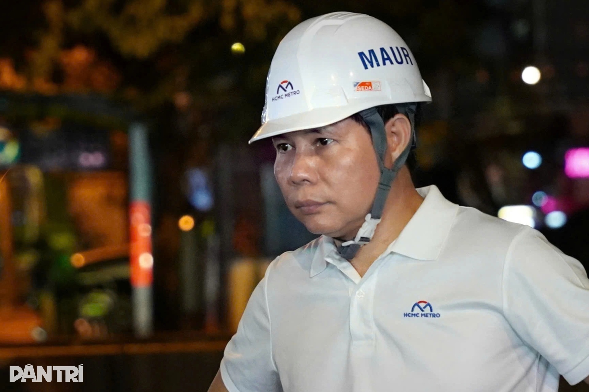 Xuyên đêm hạ đặt khối bê tông 40 tấn tại công trường Metro số 2 TPHCM - 7 Xuyên đêm hạ đặt khối bê tông 40 tấn tại công trường Metro số 2 TPHCM - 7