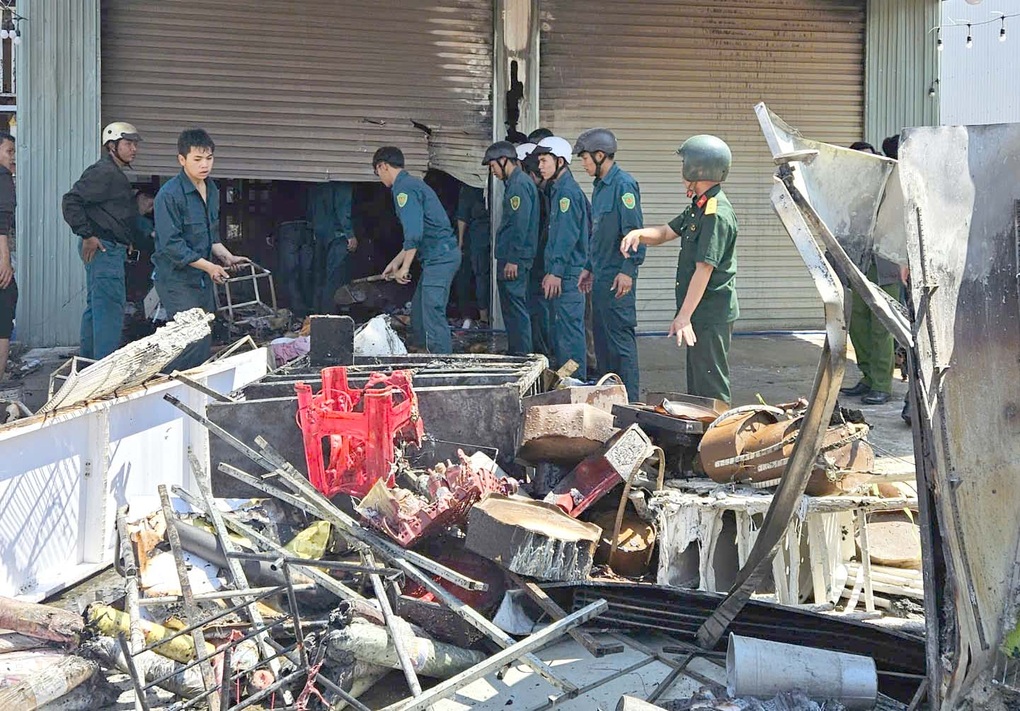 Cửa hàng hoa tươi ở Lâm Đồng bị thiêu rụi - 1