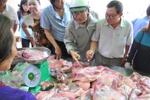 Đồng Nai đề nghị TPHCM tiêu thụ “giúp” 10.000 con heo/ngày