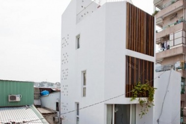 Nhà 32m2 trong hẻm ở Sài Gòn đẹp không khác gì biệt thự mặt tiền