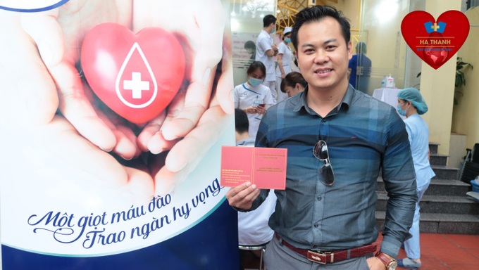 Hàng trăm cán bộ, nhân viên Bệnh viện Hà Thành và người nhà bệnh nhân hiến máu tình nguyện - Ảnh 3. Hàng trăm cán bộ, nhân viên Bệnh viện Hà Thành và người nhà bệnh nhân hiến máu tình nguyện - Ảnh 3.