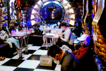 Bắt quả tang nhóm thanh niên mở “tiệc ma túy” trong quán karaoke