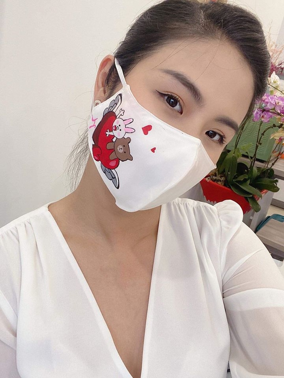 Loạt sao Việt, BTV đồng loạt hưởng ứng chiến dịch đeo khẩu trang của WHO - 4 Loạt sao Việt, BTV đồng loạt hưởng ứng chiến dịch đeo khẩu trang của WHO - 4