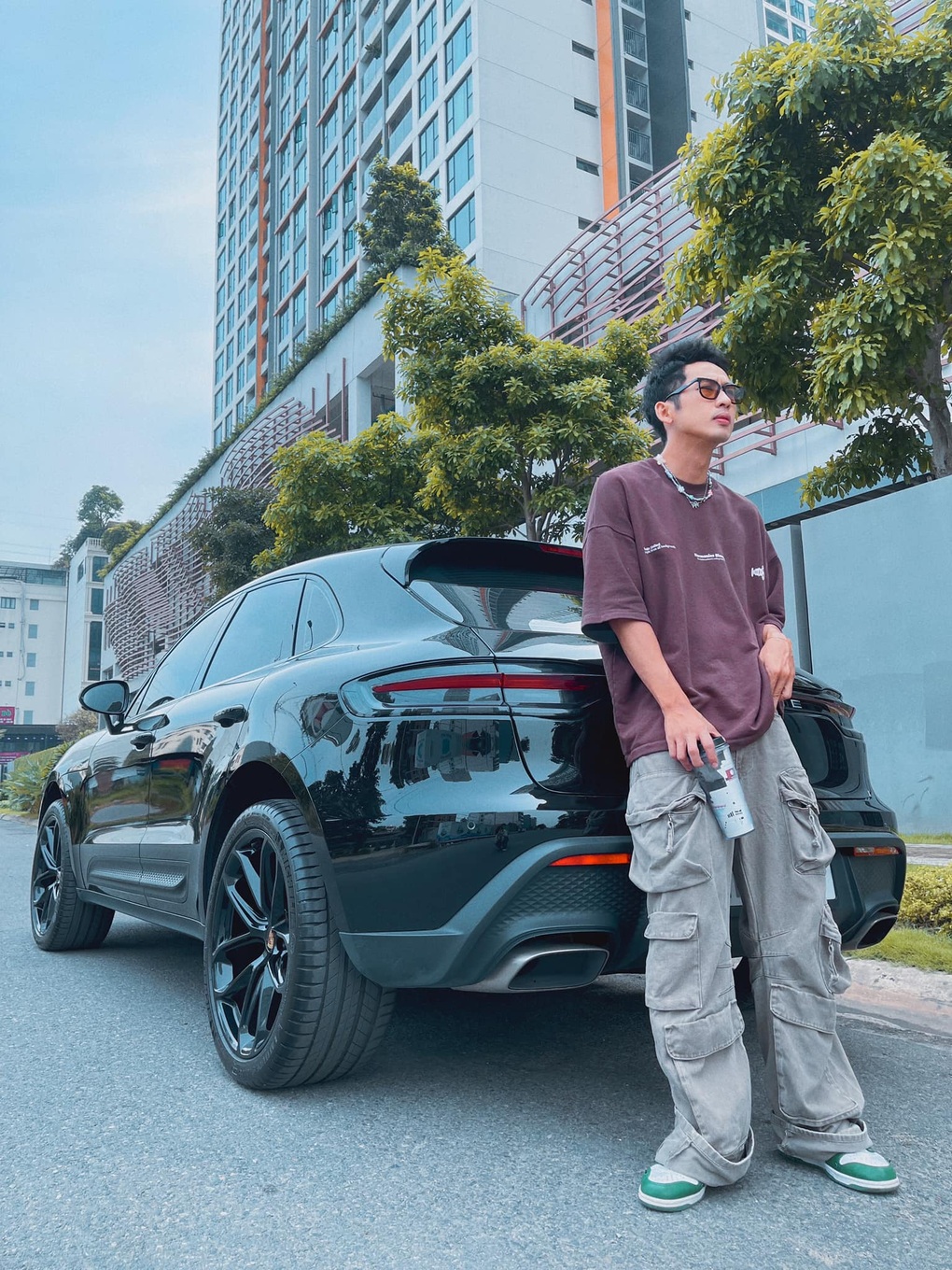 Mỹ nam trăm tỷ của phim Mai: 3 tuổi bán vé số, nghi vấn hẹn hò nữ chính - 3