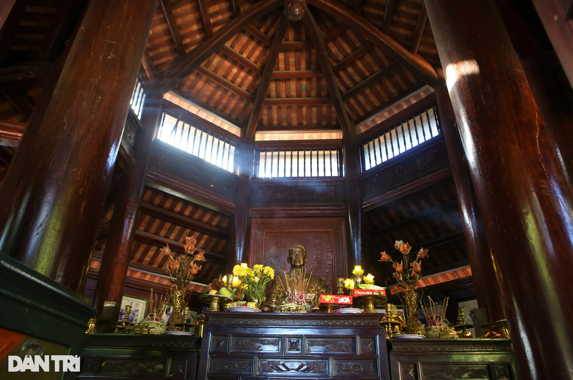 Đền thờ cố Tổng Bí thư Lê Duẩn giữa lòng hồ Kẻ Gỗ - 11 Đền thờ cố Tổng Bí thư Lê Duẩn giữa lòng hồ Kẻ Gỗ - 11