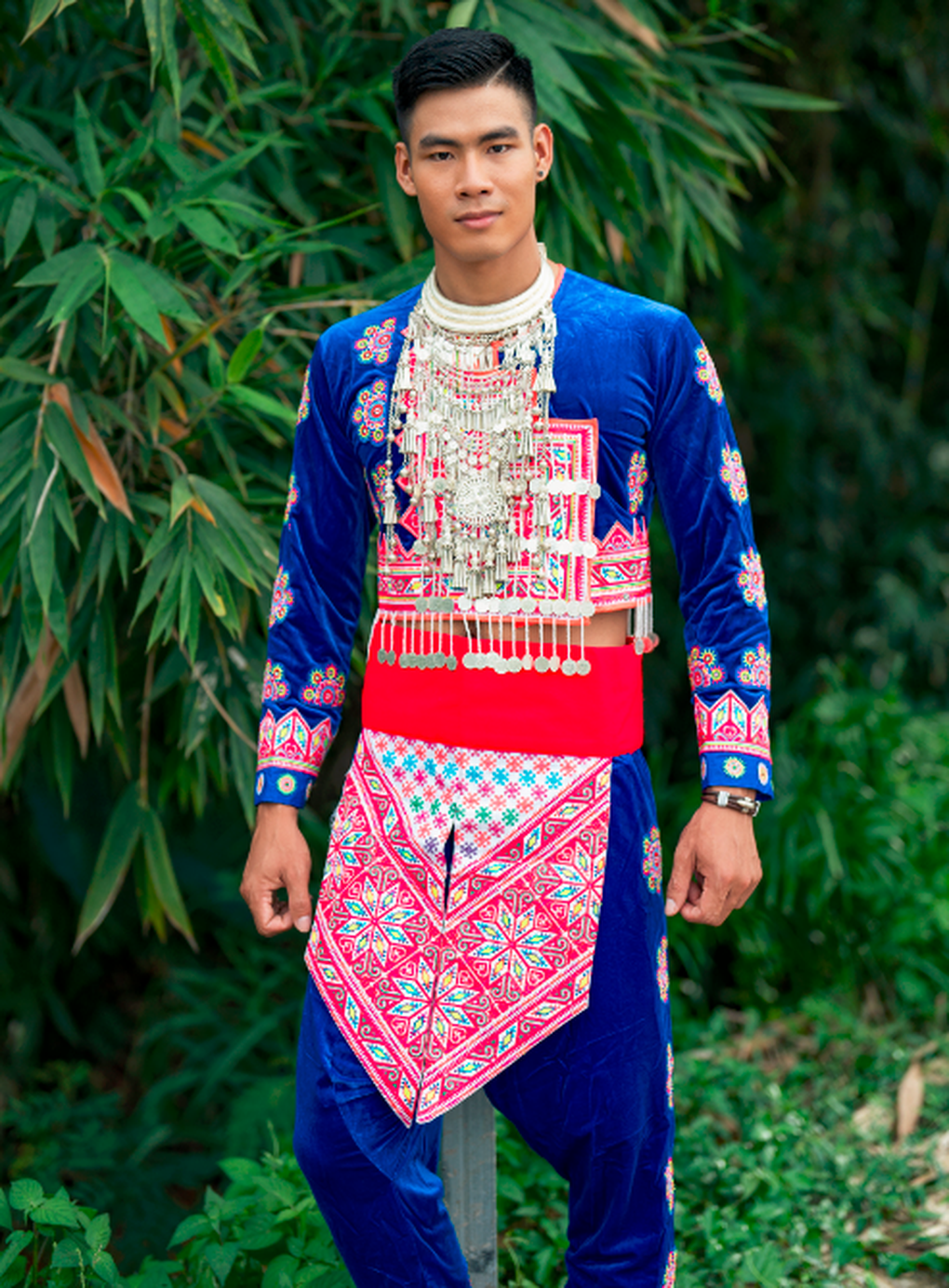 Nam vương Danh Chiếu Linh thăm làng dân tộc cổ dài ở Chiang Mai, Thái Lan - 6 Nam vương Danh Chiếu Linh thăm làng dân tộc cổ dài ở Chiang Mai, Thái Lan - 6