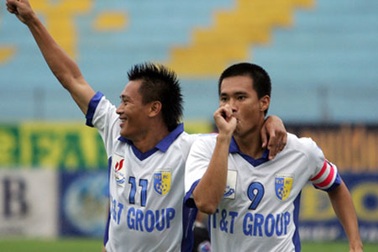 Công Vinh và Thể Công giành giải xuất sắc nhất tháng