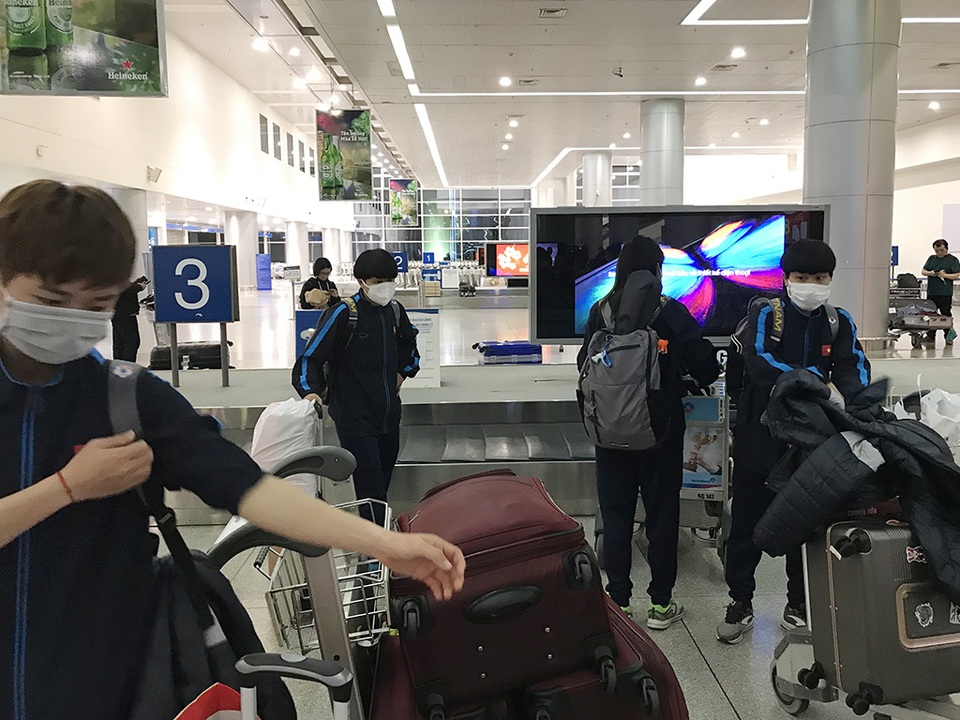 Đội tuyển nữ Việt Nam về nước sau thành công tại vòng loại Olympic - 9 Đội tuyển nữ Việt Nam về nước sau thành công tại vòng loại Olympic - 9
