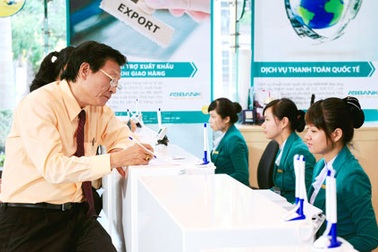 Ngân hàng giảm lãi suất cho vay cuối năm 