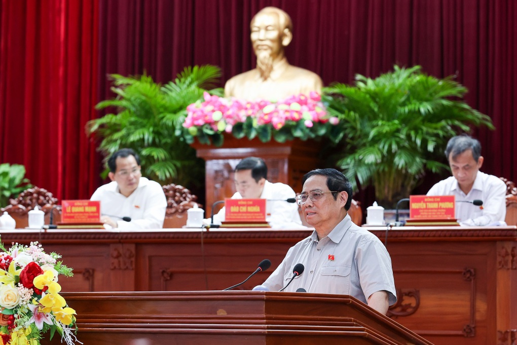 Thủ tướng: Khó khăn trang thiết bị ngành y là vấn đề bức xúc - 1 Thủ tướng: Khó khăn trang thiết bị ngành y là vấn đề bức xúc - 1