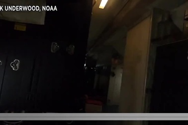 Máy bay săn bão suýt bị quật ngã khi bay vào tâm bão Milton