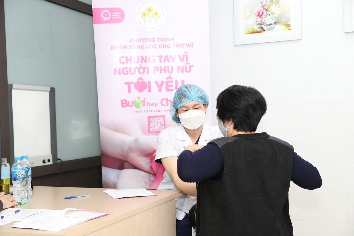 Roche chung tay cùng ngành y tế Việt Nam nâng cao nhận thức và năng lực chẩn đoán, điều trị sớm ung thư vú ở phụ nữ - 2 Roche chung tay cùng ngành y tế Việt Nam nâng cao nhận thức và năng lực chẩn đoán, điều trị sớm ung thư vú ở phụ nữ - 2