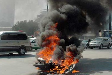 Gửi “bất an” về nguyên nhân cháy xe, “bệnh lạ” tới Quốc hội