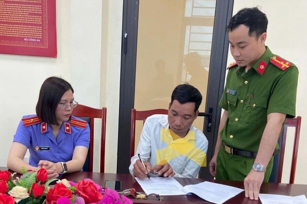 Khởi tố người đàn ông hàn xì làm cháy kho nguyên liệu - 1