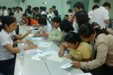 Người nghèo mất tiền tỷ vì viễn cảnh xuất khẩu lao động