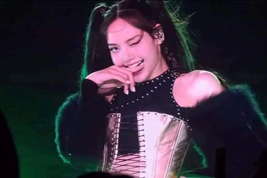 Nhà thiết kế Việt tiết lộ về trang phục biểu diễn của Blackpink