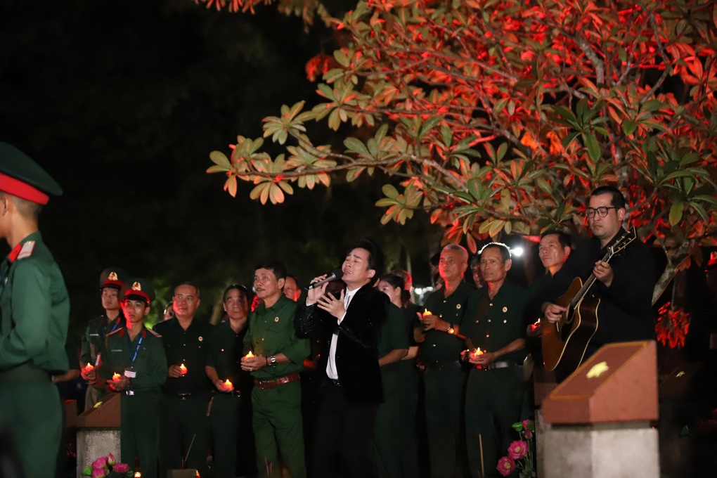 Xúc động và tự hào với chương trình Bản hùng ca bất diệt - 4 Xúc động và tự hào với chương trình Bản hùng ca bất diệt - 4