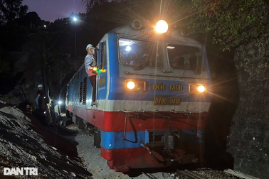 Chính thức thông tuyến đường sắt Bắc - Nam qua hầm Bãi Gió