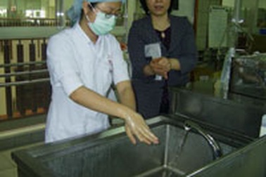 Quá ít người có thói quen rửa tay xà phòng