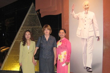 Yêu quê hương, sẽ yêu tiếng Việt