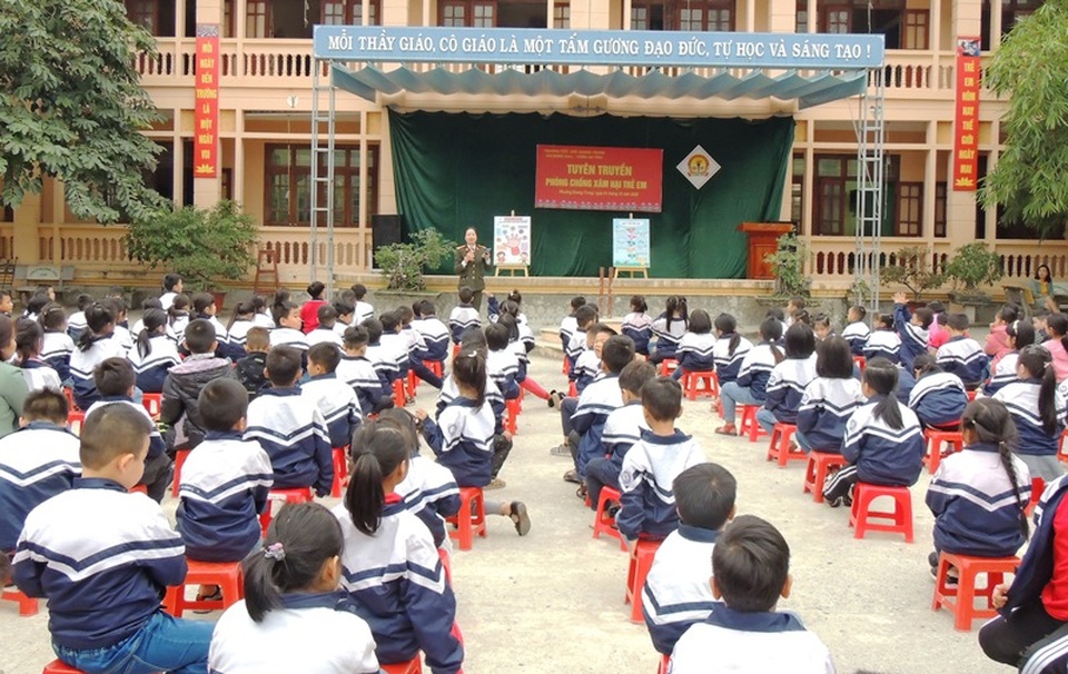500 giáo viên và học sinh được tuyên truyền Phòng, chống xâm hại trẻ em - 1 500 giáo viên và học sinh được tuyên truyền Phòng, chống xâm hại trẻ em - 1