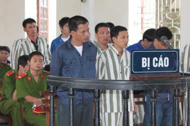 Các bị cáo đồng loạt “phản cung”